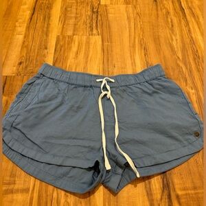 Blue Roxy pull on shorts size L NWOT